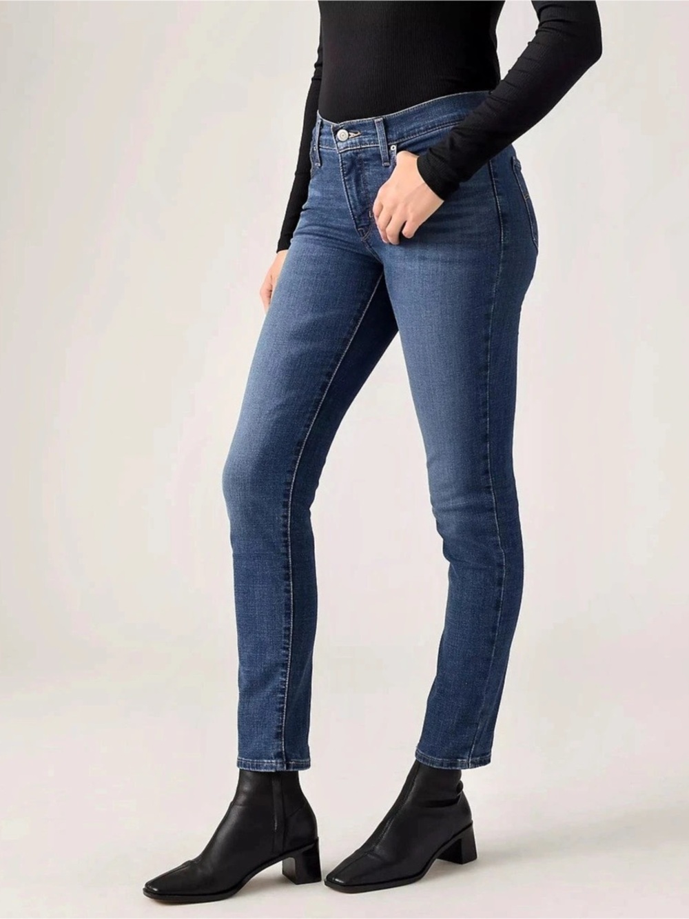 Levi's 312 Shaping Slim Blue Jeans
